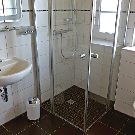 13 بيت للعطل